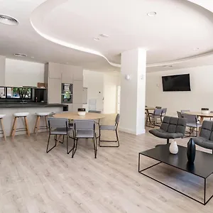 inf42m-modern-city-apartment-families-only.1costadelsol.com/