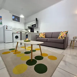 studio-rnov-au-centre-ville-15-min-de-la-plage.fr-provencehotel.com/